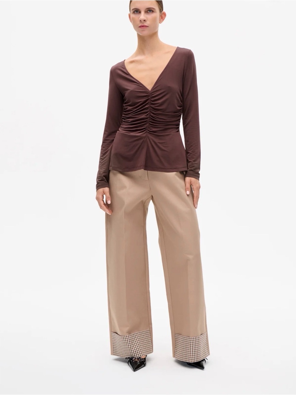 Baum und pferdgarten Ruched V-Neck Long-Sleeve Top in Brown size L NWT - Picture 2 of 5